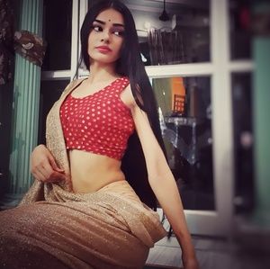 Meet your Posher, Riya